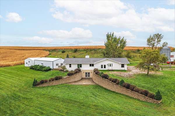 4 Acres of Residential Land with Home for Sale in Missouri Valley, Iowa