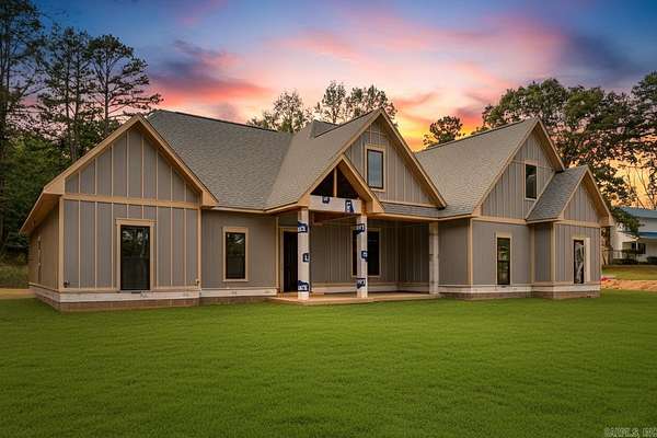 1.53 Acres of Residential Land with Home for Sale in Hot Springs, Arkansas