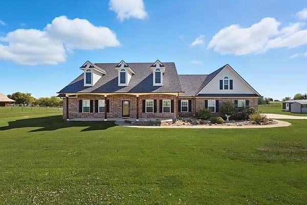 2.45 Acres of Residential Land with Home for Sale in Sanger, Texas