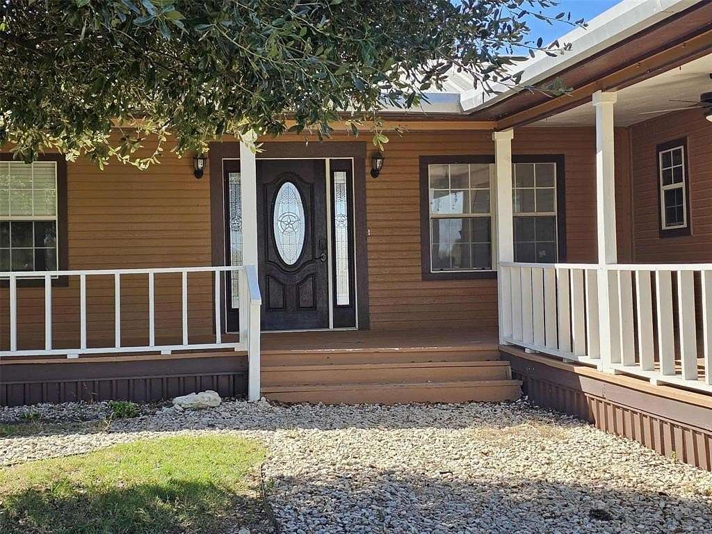 12 Acres of Land with Home for Sale in Hubbard, Texas