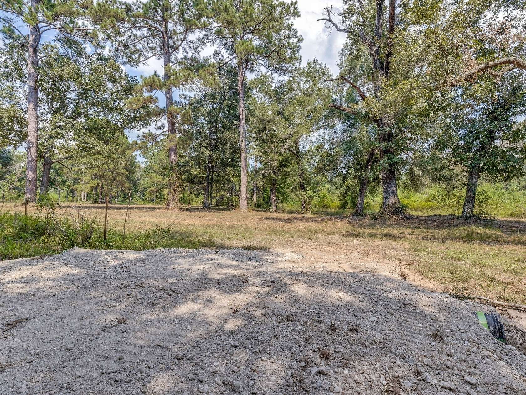 15 Acres of Recreational & Residential Land for Sale in Hardin, Texas