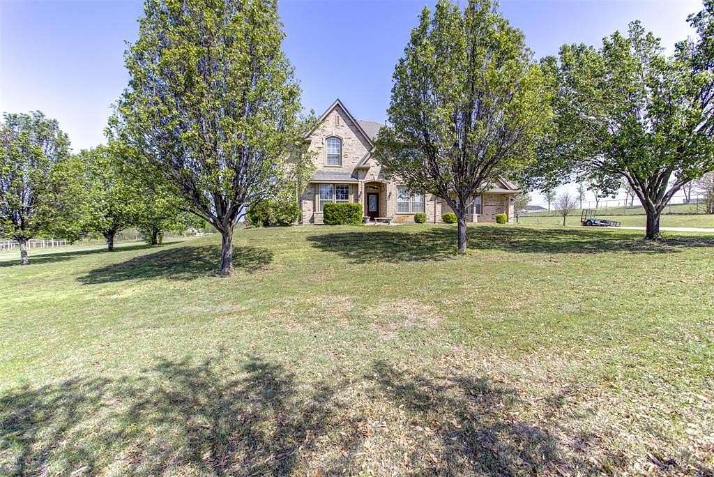 3.26 Acres of Residential Land with Home for Sale in Weatherford, Texas