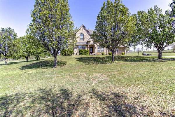 3.26 Acres of Residential Land with Home for Sale in Weatherford, Texas