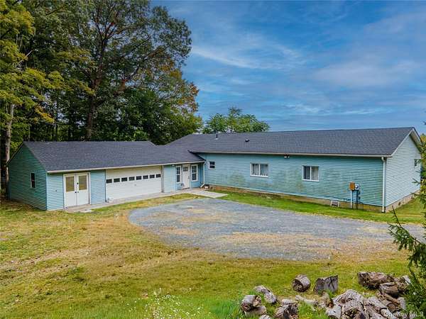 2.25 Acres of Residential Land with Home for Sale in Marlboro, New York