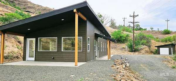 2.5 Acres of Residential Land with Home for Sale in White Bird, Idaho