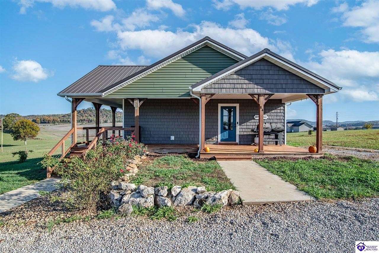 1.73 Acres of Land with Home for Sale in Munfordville, Kentucky