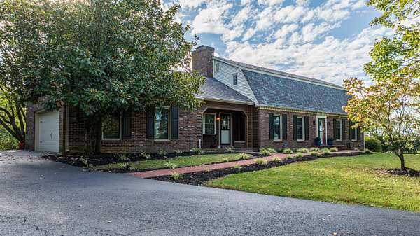 18 Acres of Land with Home for Sale in Harrodsburg, Kentucky