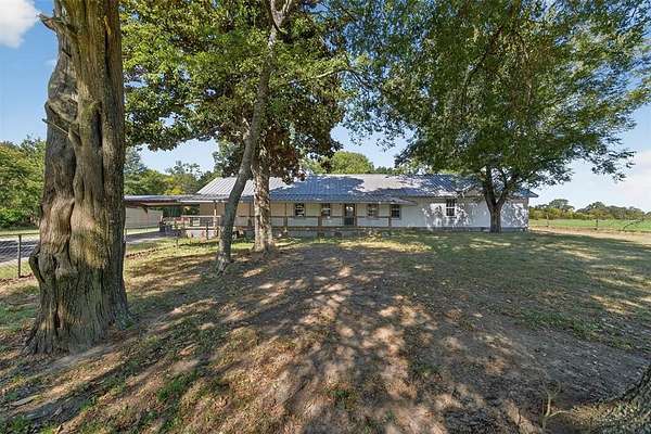 1.5 Acres of Residential Land with Home for Sale in Rusk, Texas