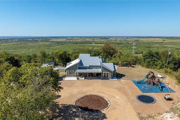 3.1 Acres of Residential Land with Home for Sale in Waxahachie, Texas