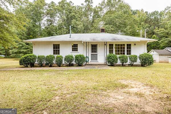 6 Acres of Residential Land with Home for Sale in Fayetteville, Georgia