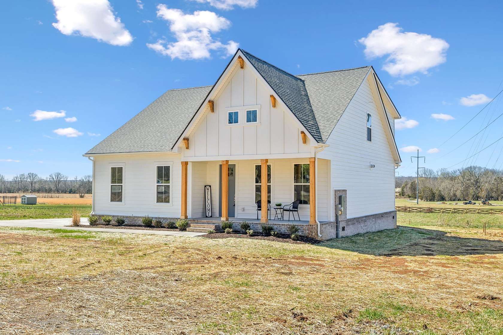 1.58 Acres of Residential Land with Home for Sale in Lebanon, Tennessee