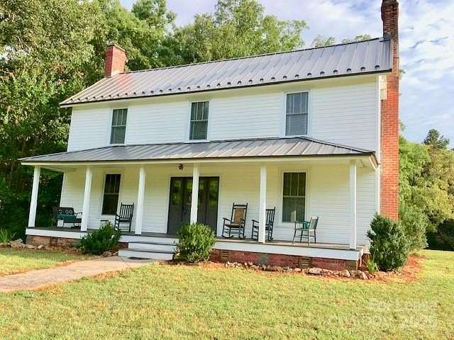 5 Acres of Residential Land with Home for Lease in Catawba, North Carolina