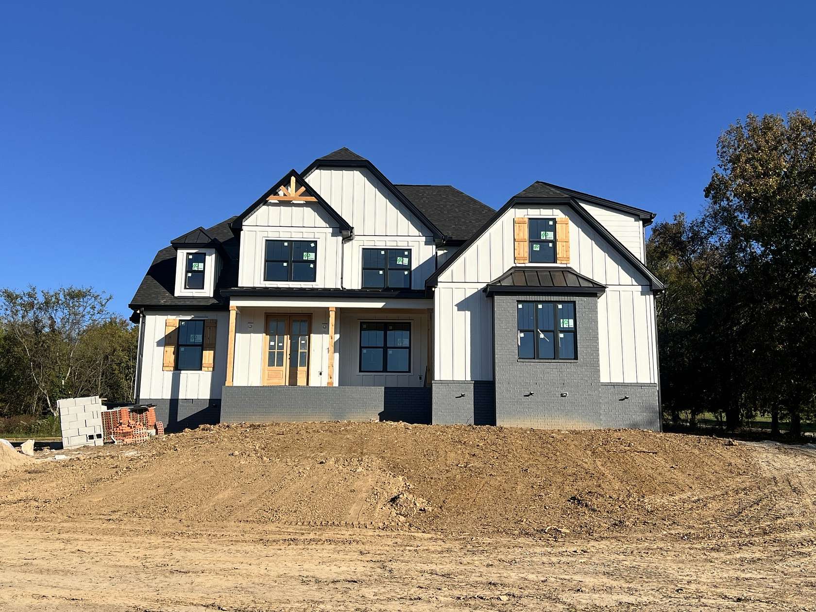 5 Acres of Residential Land with Home for Sale in Lebanon, Tennessee