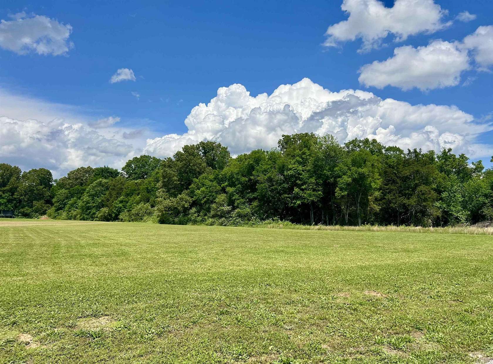 0.88 Acres of Residential Land for Sale in Savannah, Tennessee