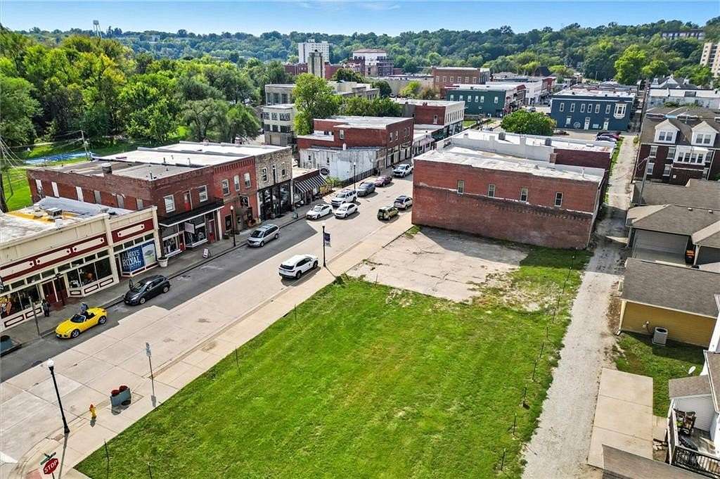 0.25 Acres of Mixed-Use Land for Sale in Excelsior Springs, Missouri
