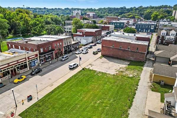 0.25 Acres of Mixed-Use Land for Sale in Excelsior Springs, Missouri