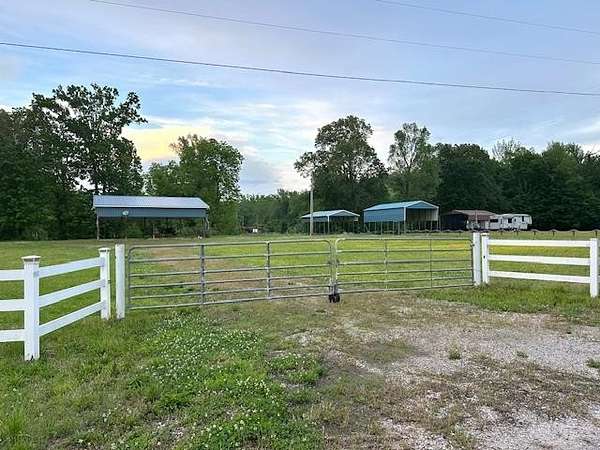 1.64 Acres of Residential Land for Sale in Savannah, Tennessee