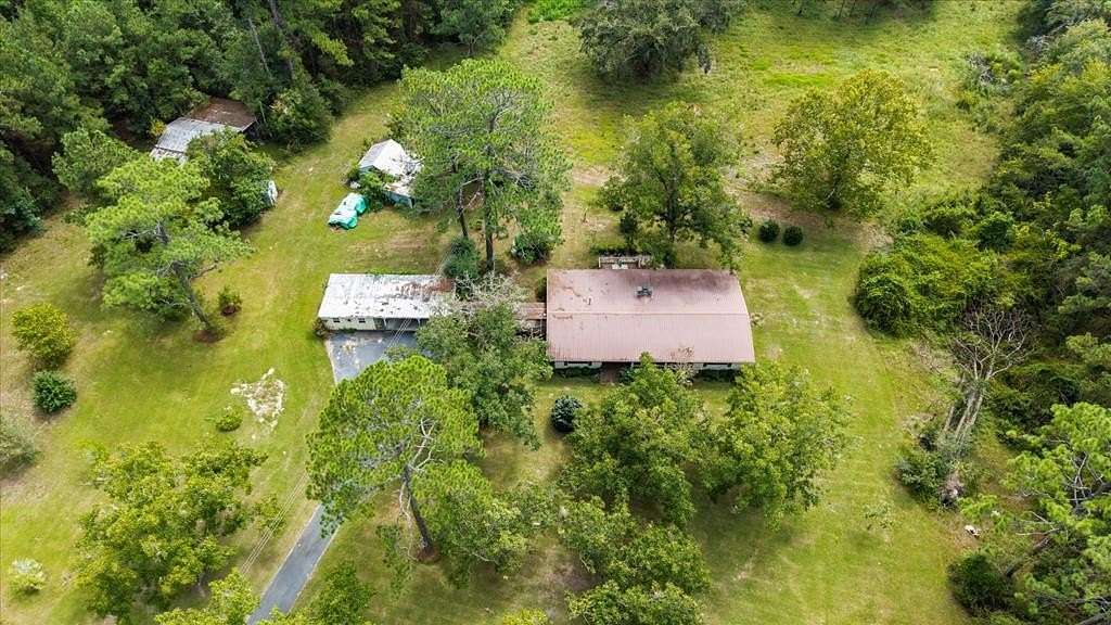 18 Acres of Land with Home for Sale in Hahira, Georgia