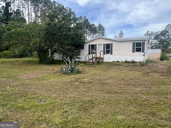 2 Acres of Residential Land with Home for Sale in Waycross, Georgia