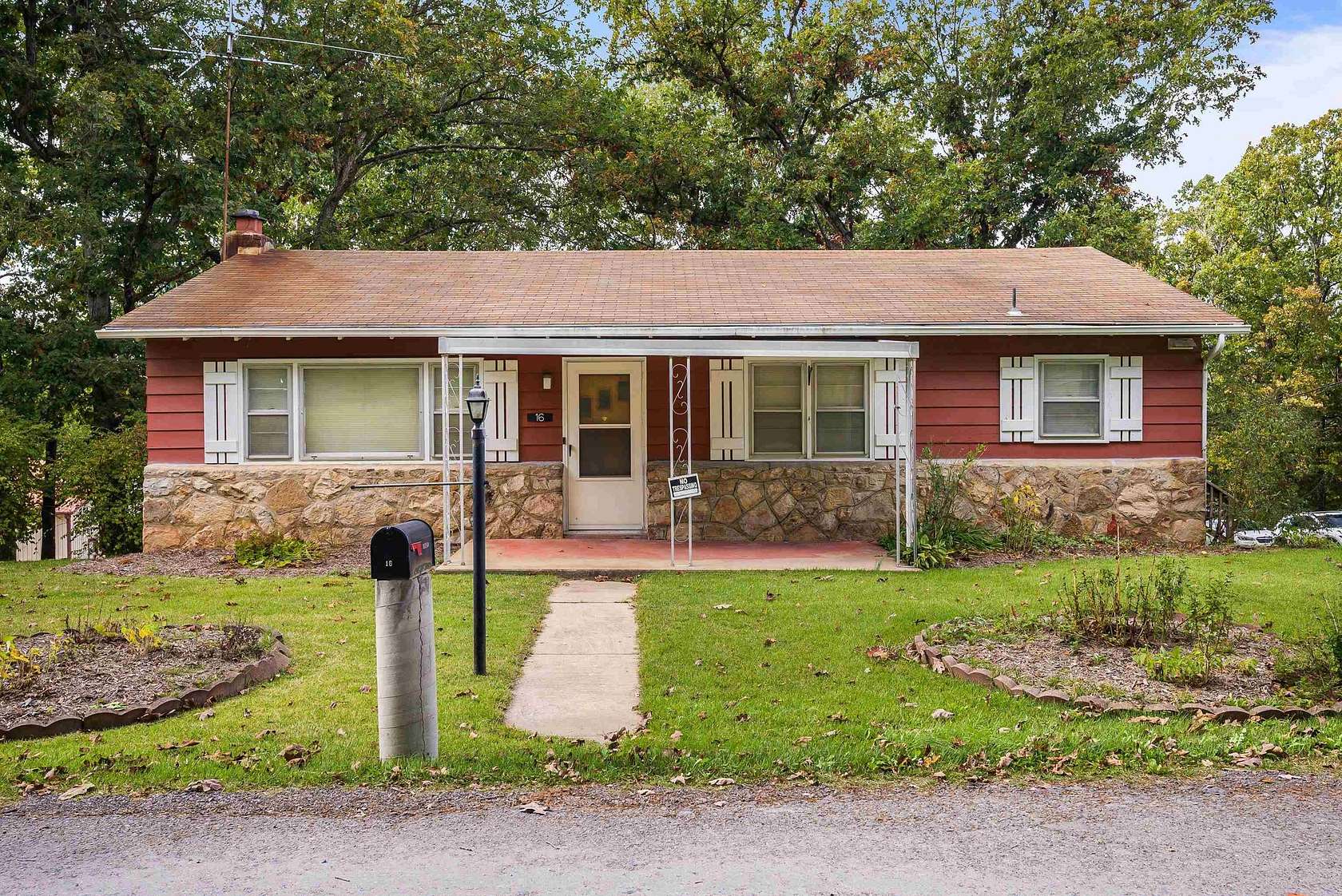 1.5 Acres of Residential Land with Home for Sale in New Market, Virginia