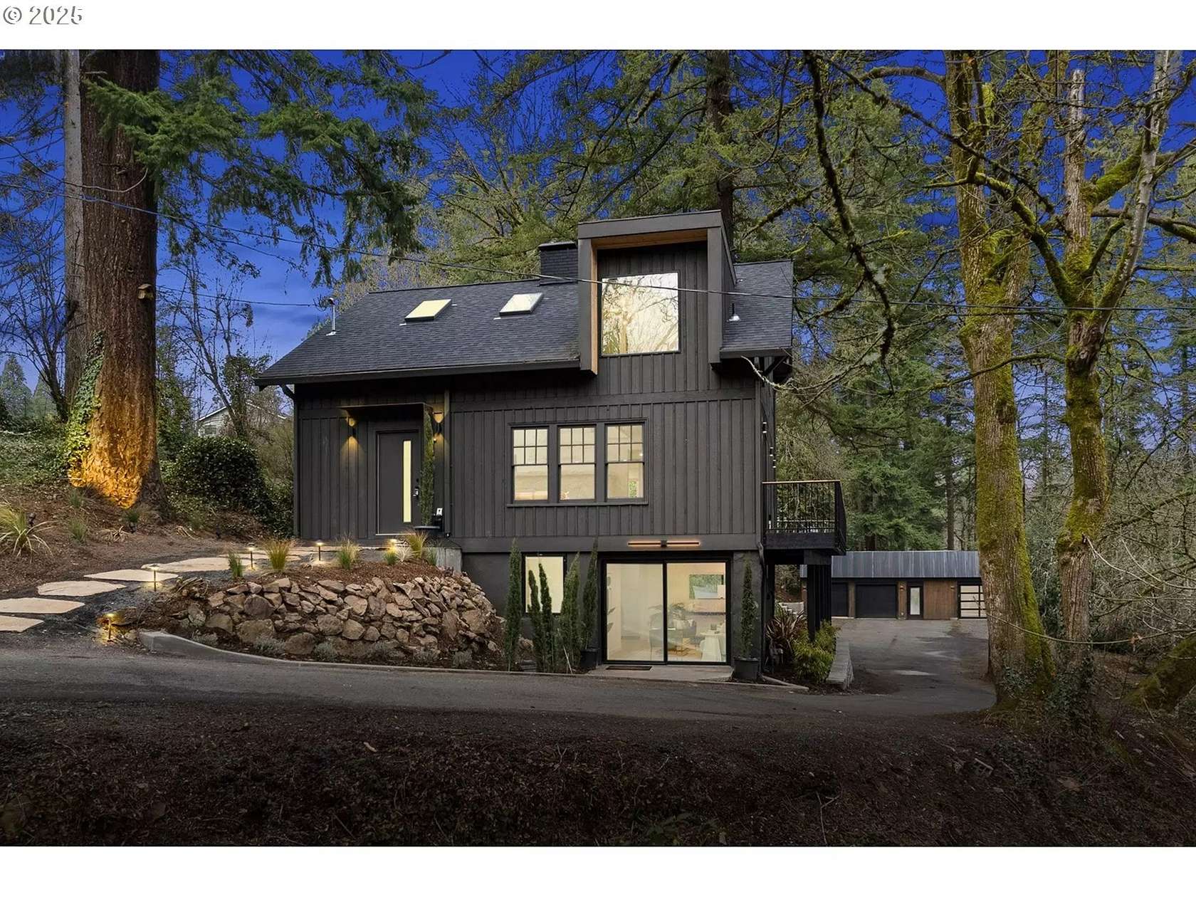 1.6 Acres of Residential Land with Home for Sale in Portland, Oregon