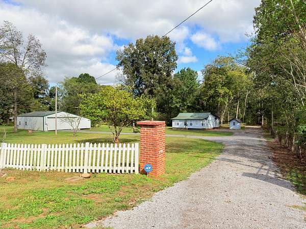 4 Acres of Residential Land with Home for Sale in Unionville, Tennessee