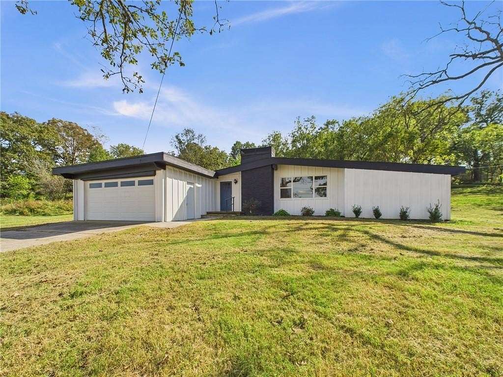 2.63 Acres of Residential Land with Home for Sale in Springdale, Arkansas