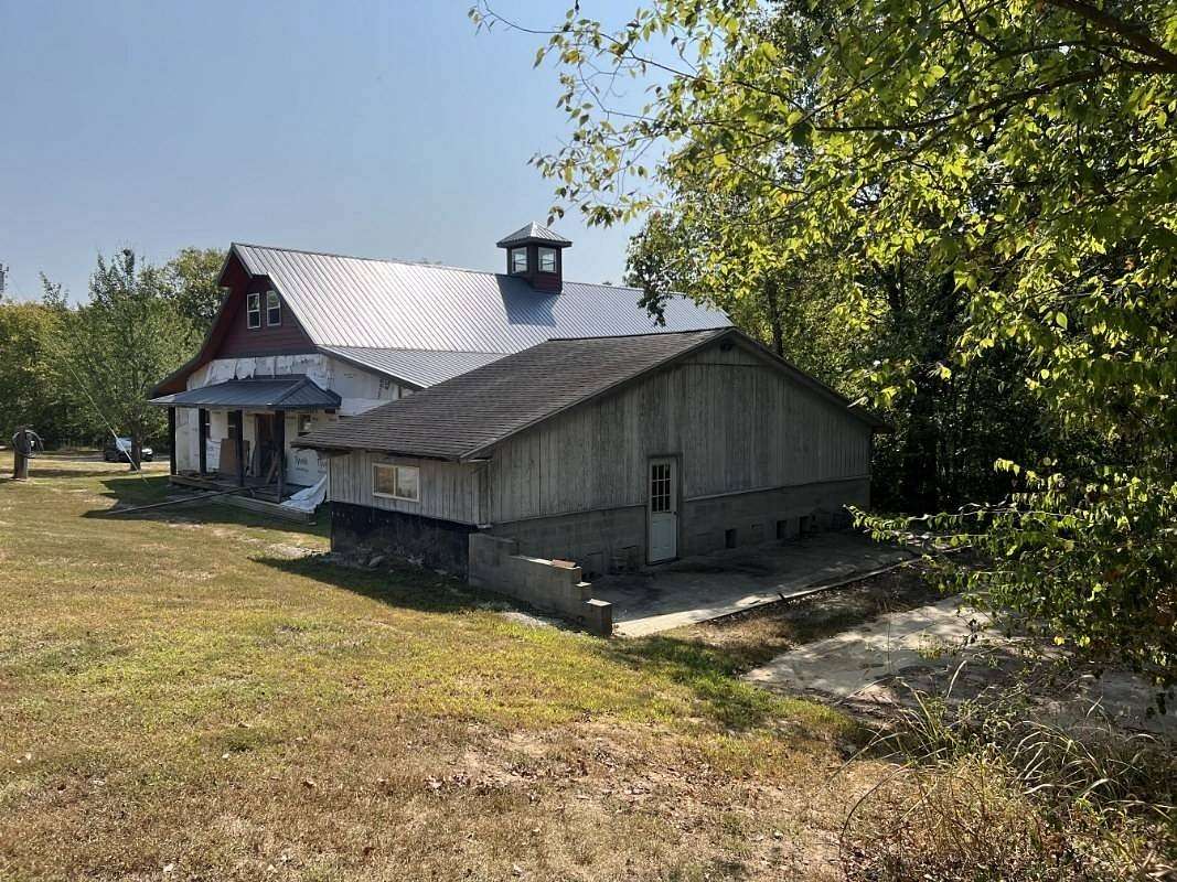 103 Acres of Land for Sale in Carbondale, Illinois