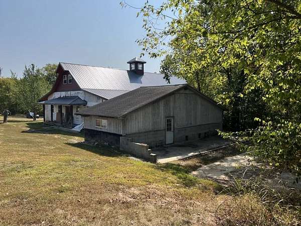 103 Acres of Land for Sale in Carbondale, Illinois