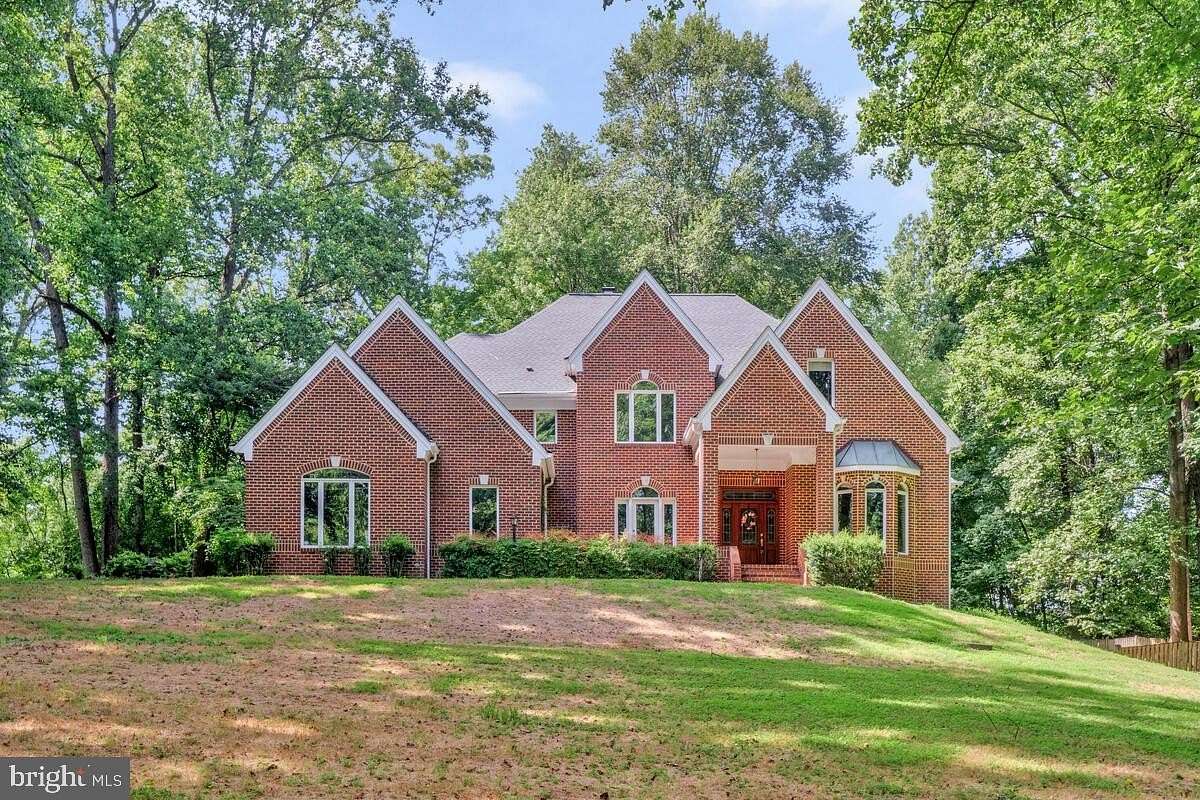 1.79 Acres of Residential Land with Home for Lease in Great Falls, Virginia