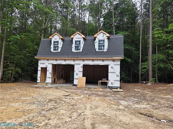 7.73 Acres of Residential Land with Home for Sale in Gloucester, Virginia