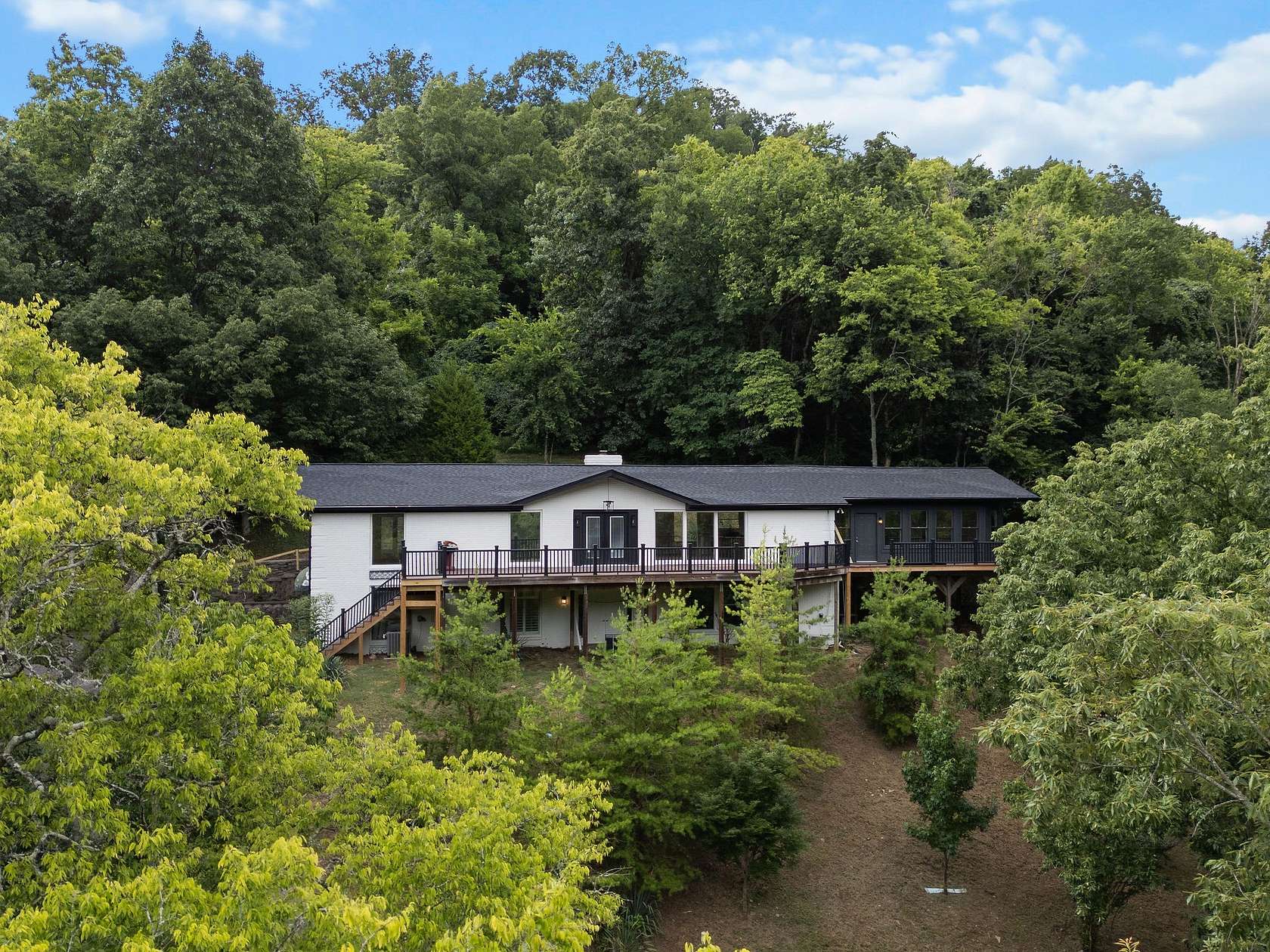 1.66 Acres of Residential Land with Home for Sale in Nashville, Tennessee