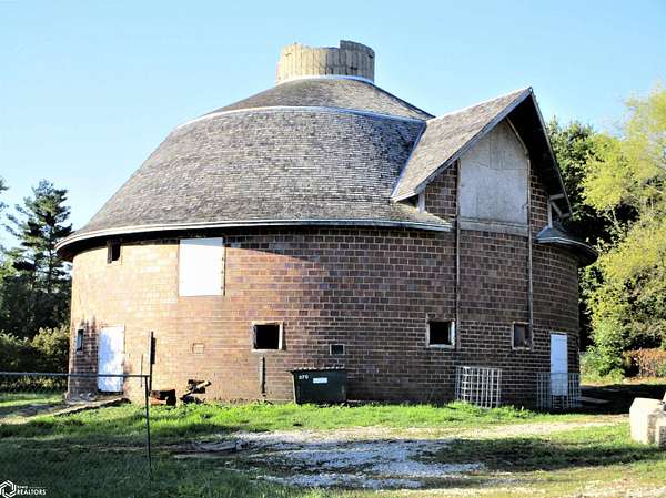 0.64 Acres of Commercial Land for Sale in Iowa Falls, Iowa