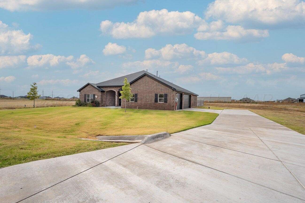 1.72 Acres of Residential Land with Home for Sale in Amarillo, Texas