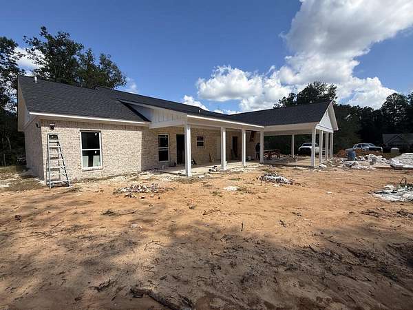 2.6 Acres of Residential Land with Home for Sale in Tupelo, Mississippi