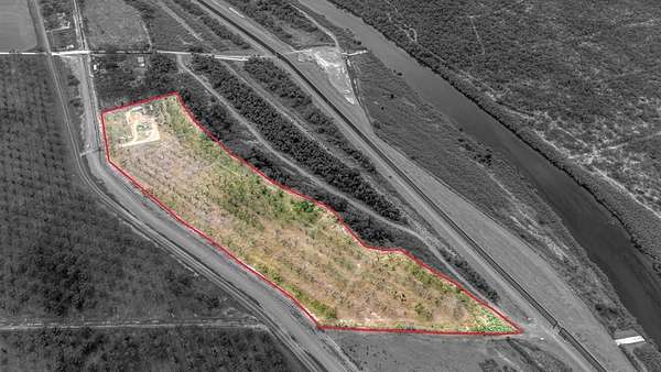 15 Acres of Recreational Land for Sale in Quemado, Texas