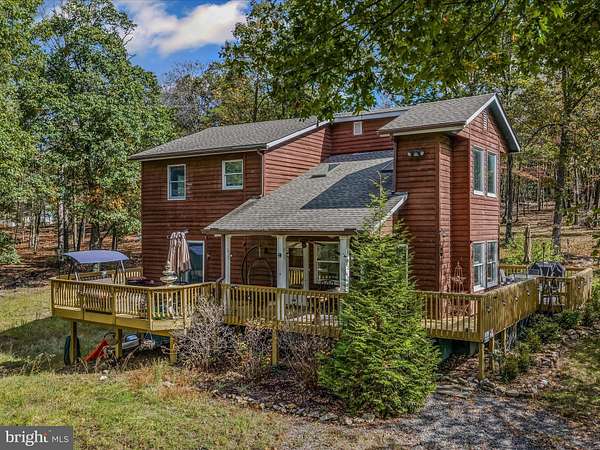 2.12 Acres of Residential Land with Home for Sale in Berkeley Springs, West Virginia