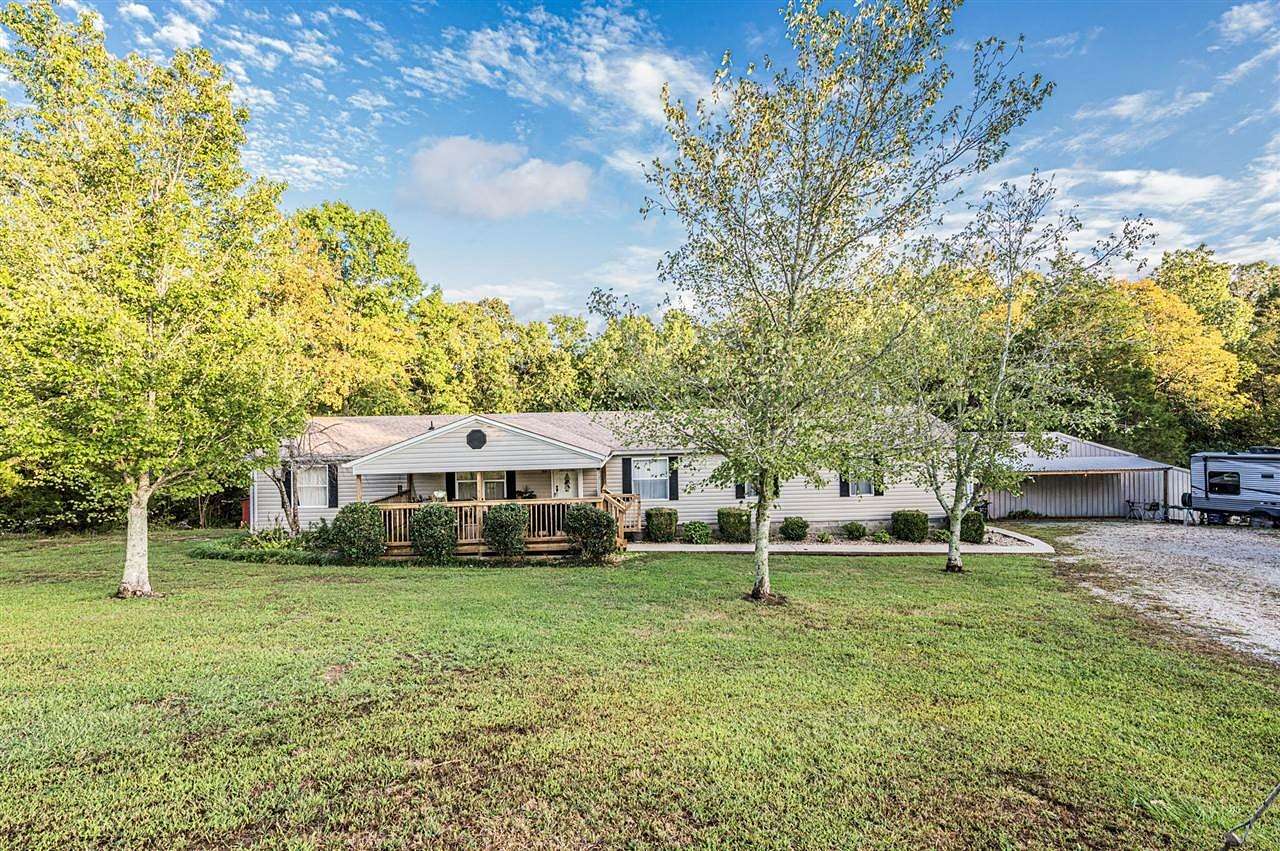 14.2 Acres of Land with Home for Sale in Bowling Green, Kentucky