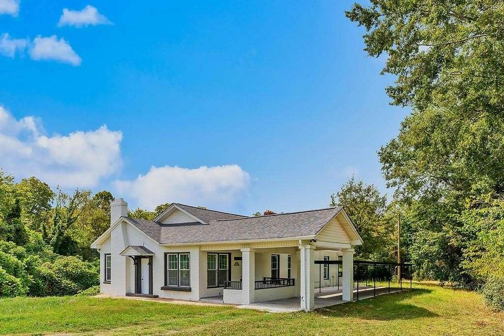 1.67 Acres of Residential Land with Home for Sale in Union, South Carolina