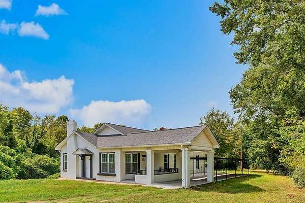 1.67 Acres of Residential Land with Home for Sale in Union, South Carolina