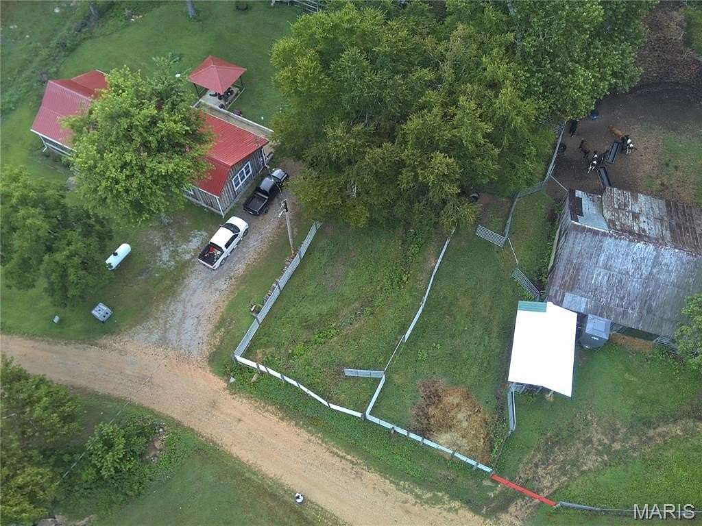 133 Acres of Land with Home for Sale in Gatewood, Missouri