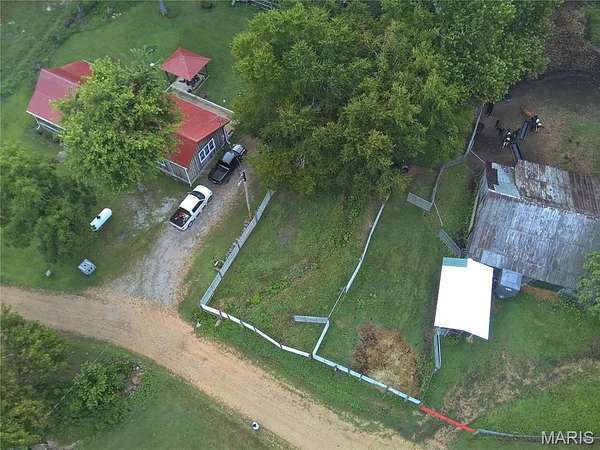 133 Acres of Land with Home for Sale in Gatewood, Missouri