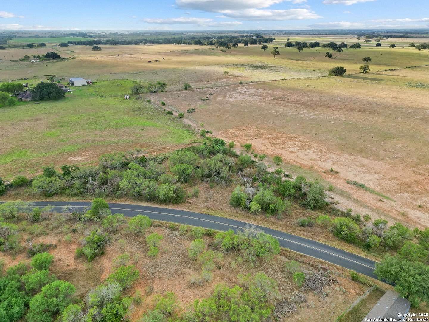 1 Acre of Land for Sale in Elmendorf, Texas