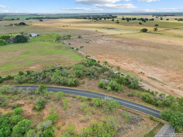 1 Acre of Land for Sale in Elmendorf, Texas