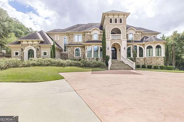 3.15 Acres of Residential Land with Home for Sale in Warner Robins, Georgia