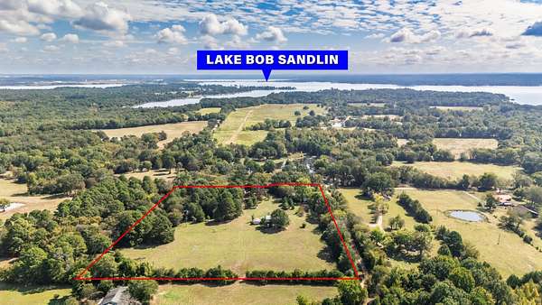 9.3 Acres of Land with Home for Sale in Pittsburg, Texas