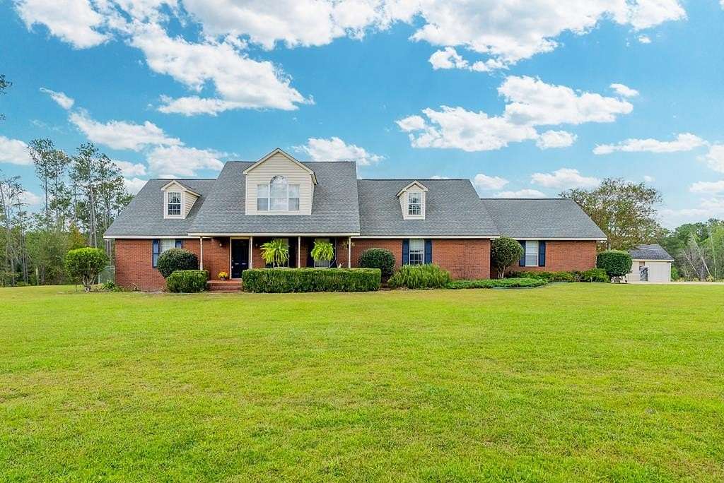 3.25 Acres of Residential Land with Home for Sale in Broxton, Georgia