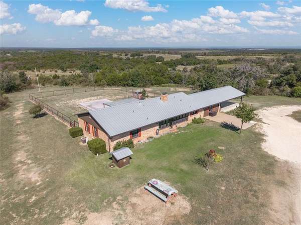 4.85 Acres of Residential Land with Home for Sale in Dublin, Texas