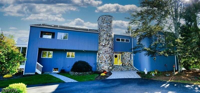 16.1 Acres of Land with Home for Sale in Delaware Township, New Jersey