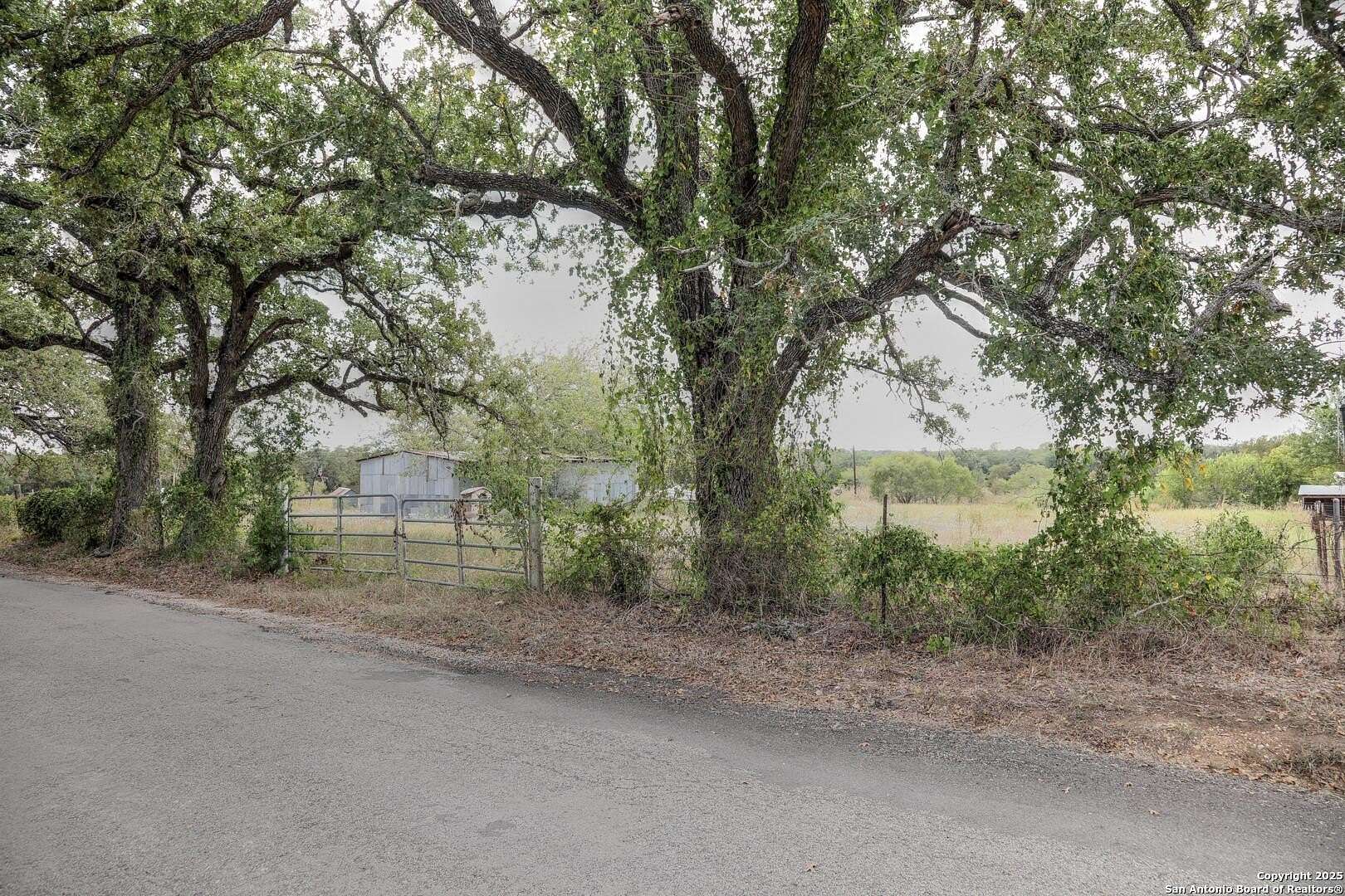 1 Acre of Residential Land for Sale in Dale, Texas